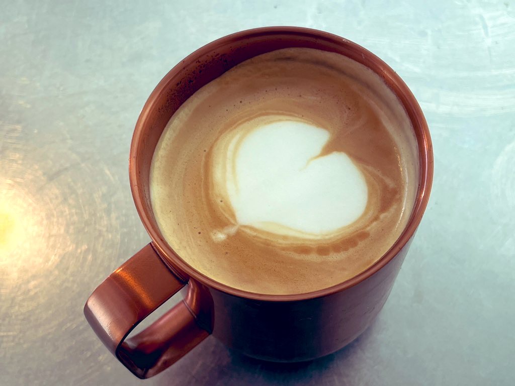 このマグカップ１杯で大体半日持ちます。ラテアートも練習したら楽しそう