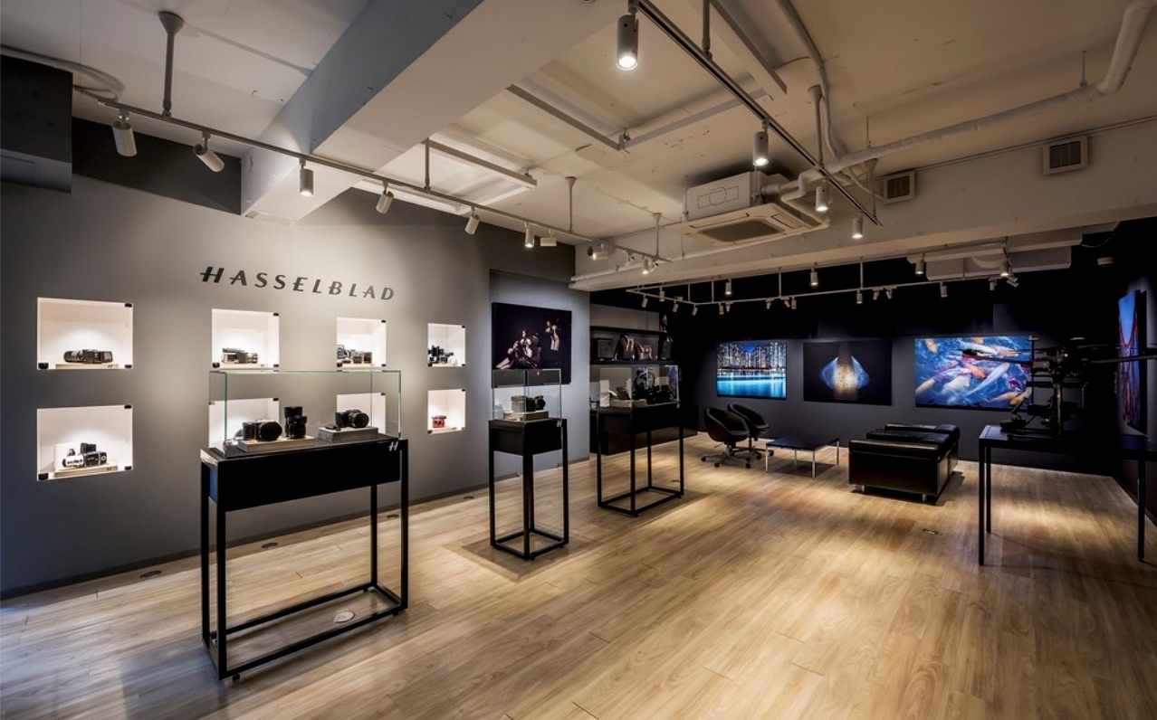 Hasselblad Tokyo has a shooting booth, and before COVID you could try all kinds of things there