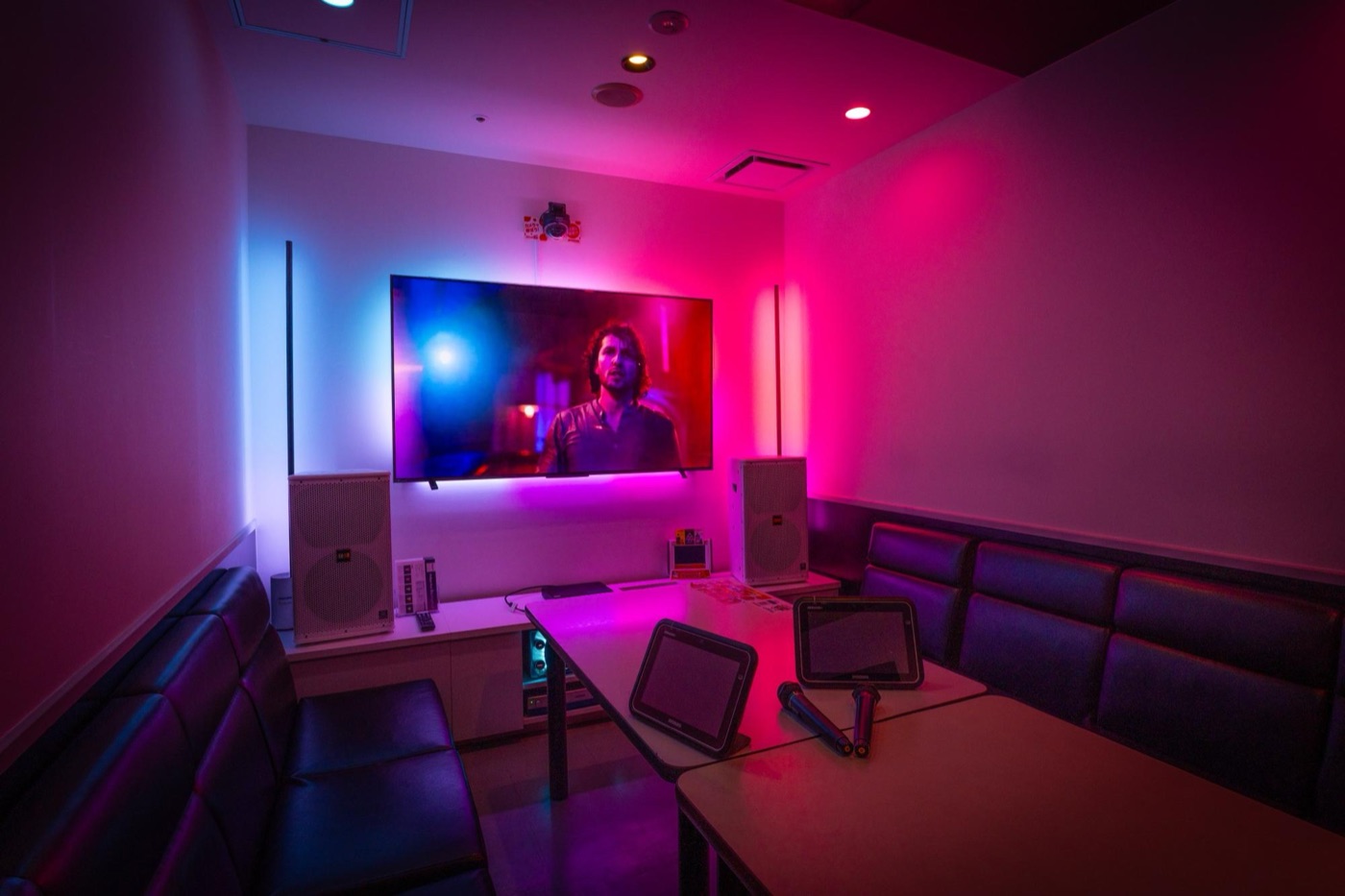 品川と渋谷に1室ずつ完成したPhilips Hue x JOYSOUNDのスーパー没入ルーム