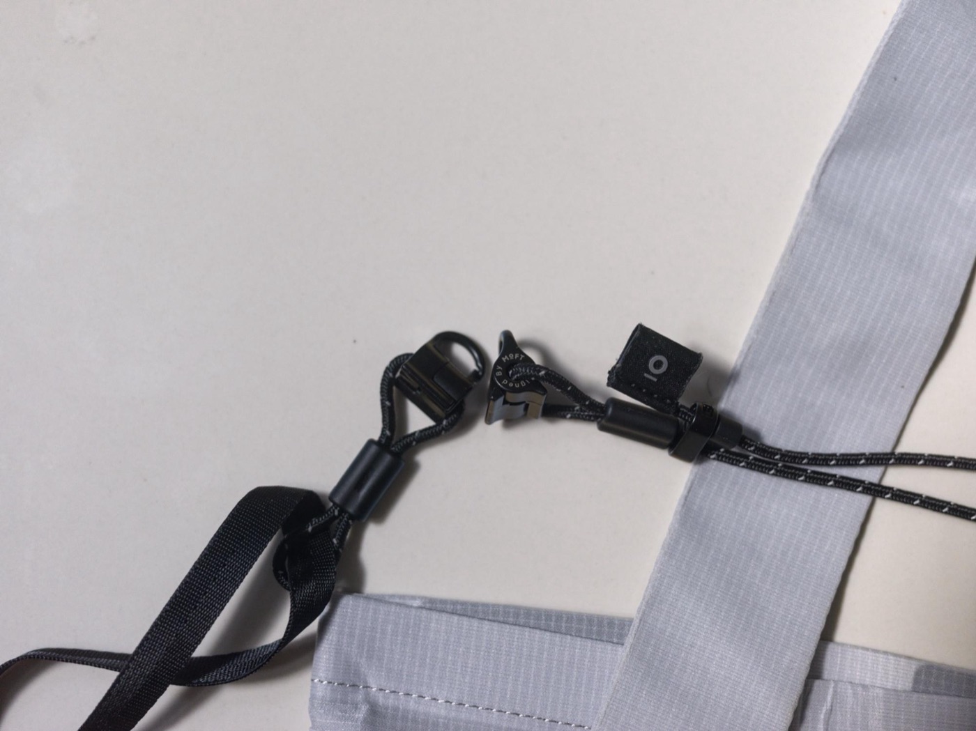 Since I started using the MOFT strap, I just grab it when I need it and let go when I’m done.